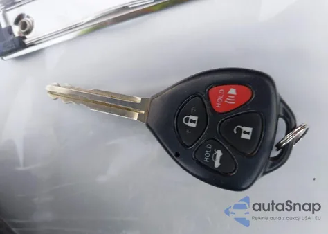 2010 Toyota Camry Le z USA, uszkodzony, nr VIN 4T1BF3EK3AU073842